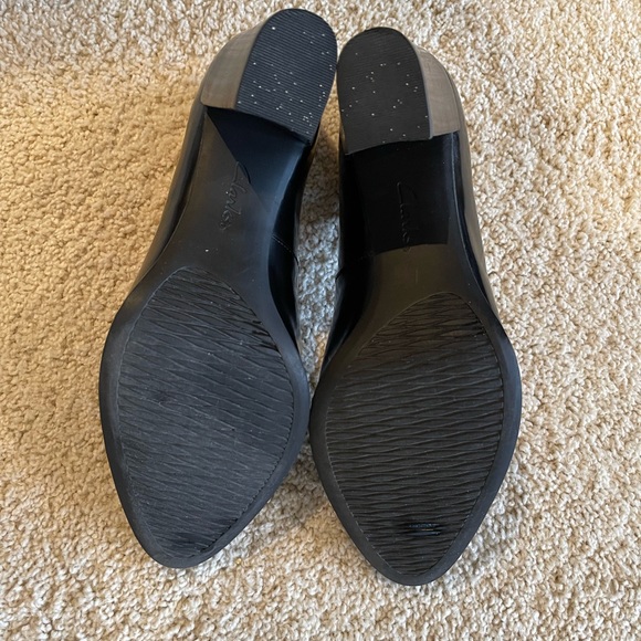 Clarks Artisan Black leather pumps. Size 9. - Picture 5 of 5